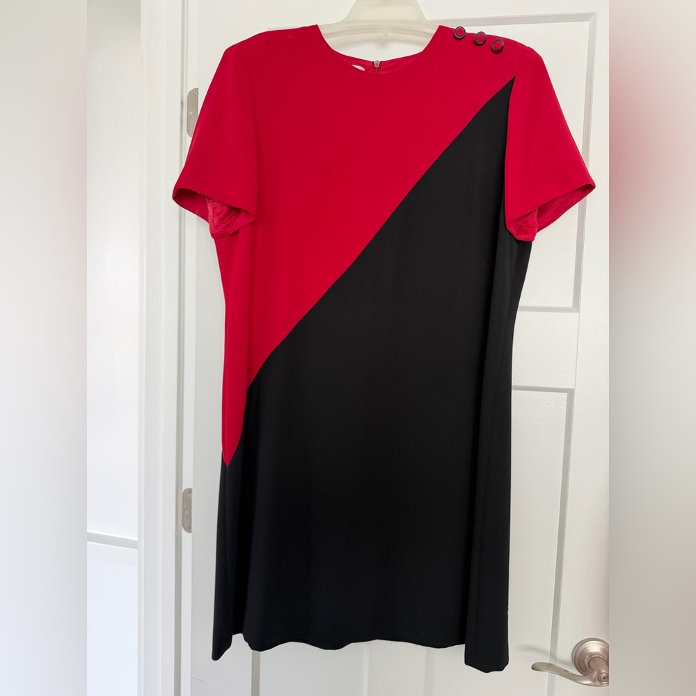 Jones New York Red and Black Diagonal Colorblock Midi Dress